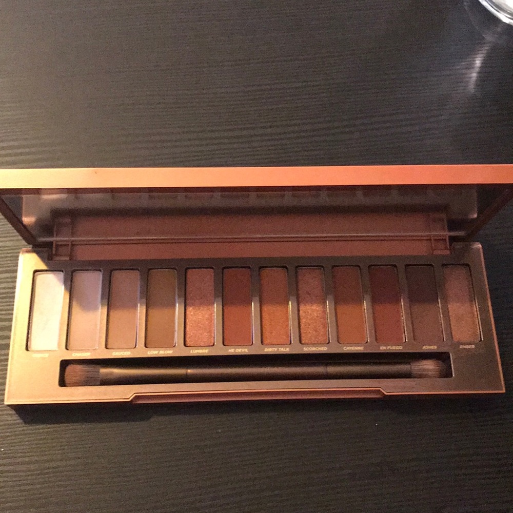 Naked Urban Decay Heat eye shadow palette
